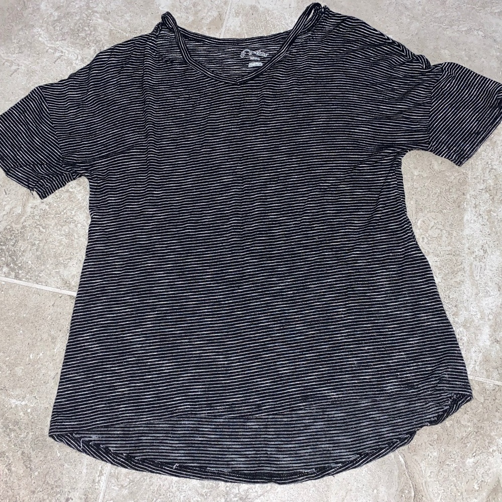 🎉Art Class Girl’s Striped Tee Size Large (10-12) Cutout on the Collar